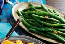 Green beans with garlic and turmeric recipe