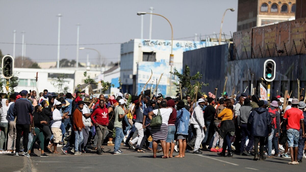 Many arrested after protesting over Zuma's arrest