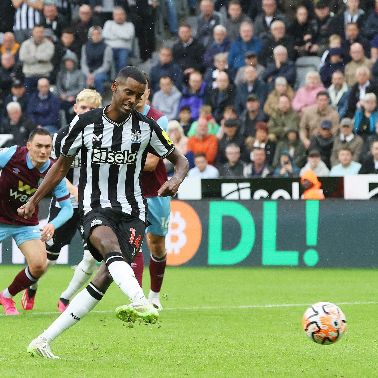 Newcastle United 2 - 0 Burnley